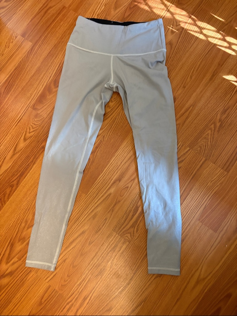 Light Silvery Gray High-Waist Athletic Leggings